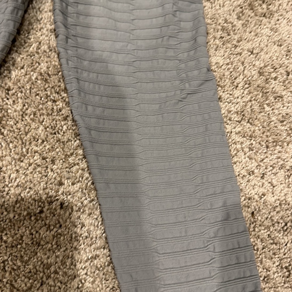 Amazon Gray High Rise Legging with Ruched Booty - Picture 2 of 3